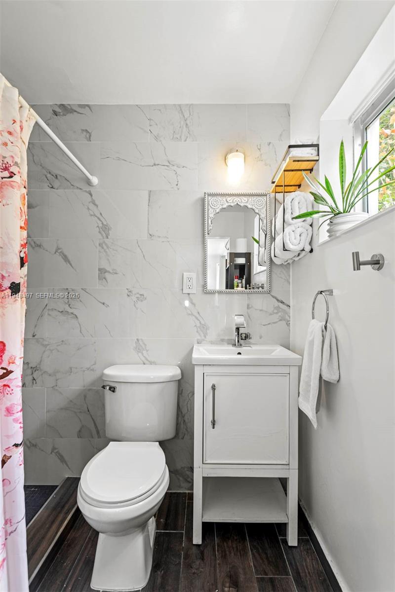 1360 SW 14th St Miami, FL 33145