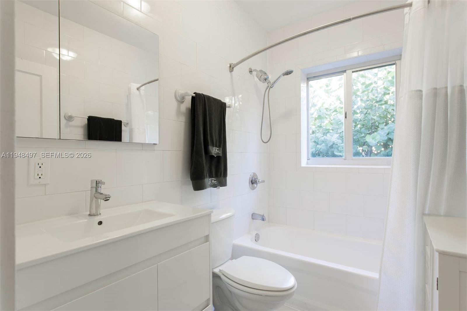 1360 SW 14th St Miami, FL 33145