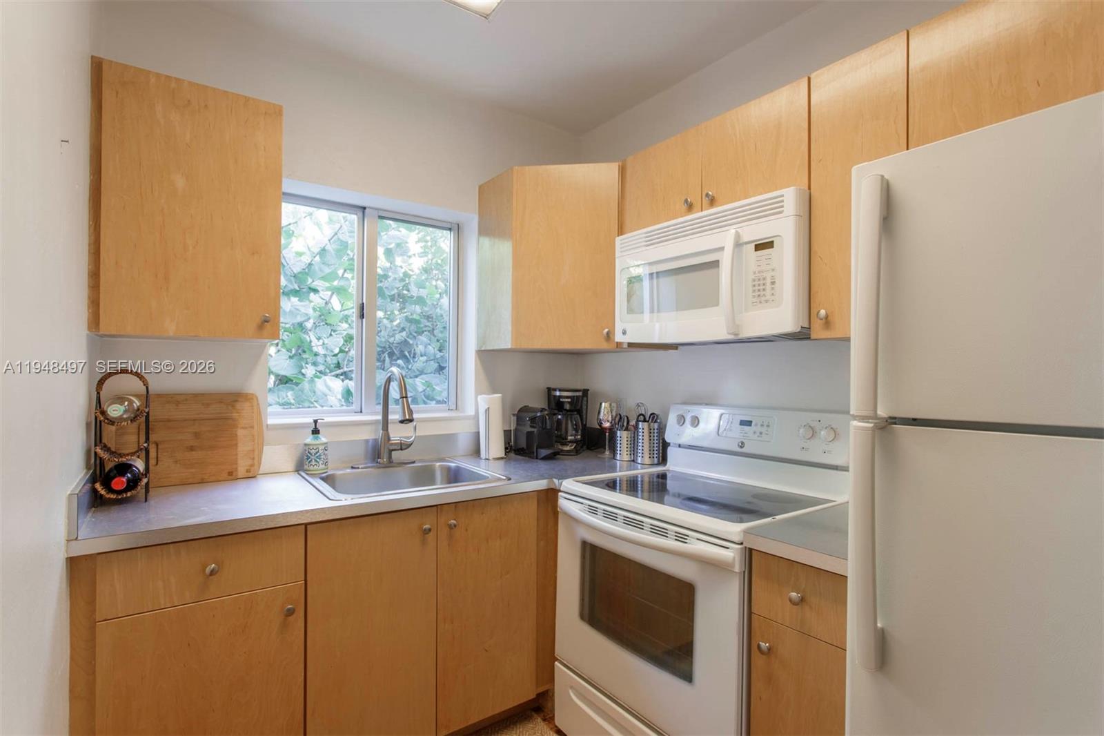 1360 SW 14th St Miami, FL 33145