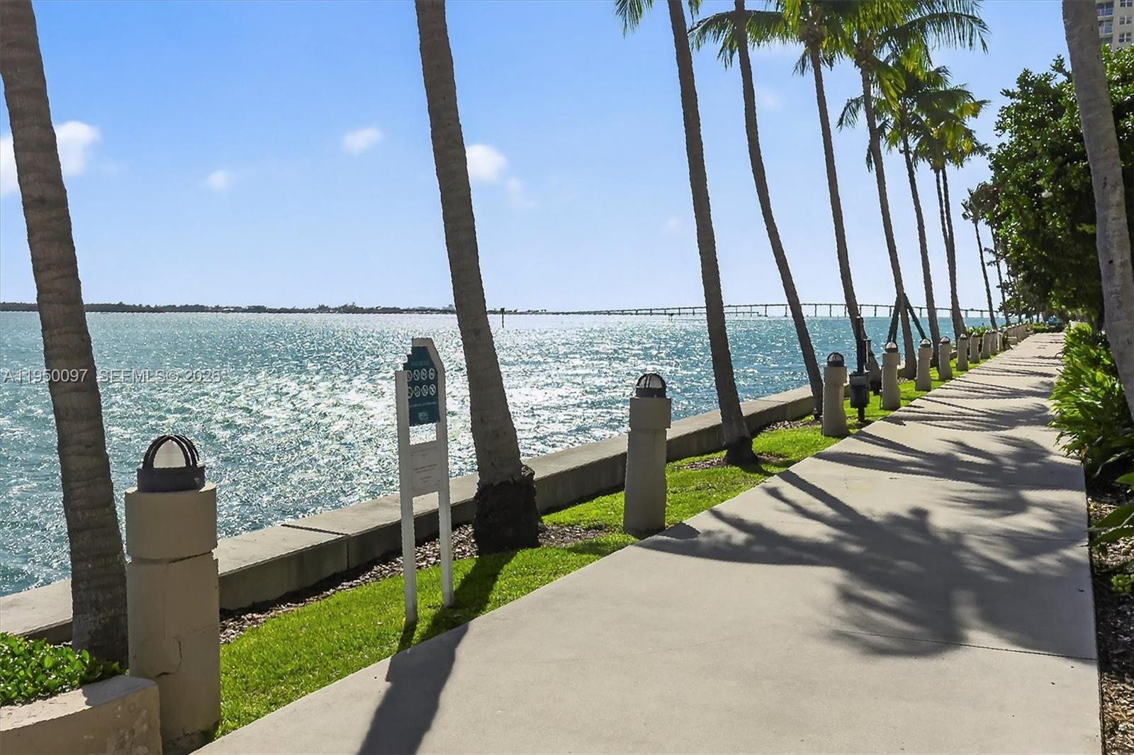 540 Brickell Key Dr #1715