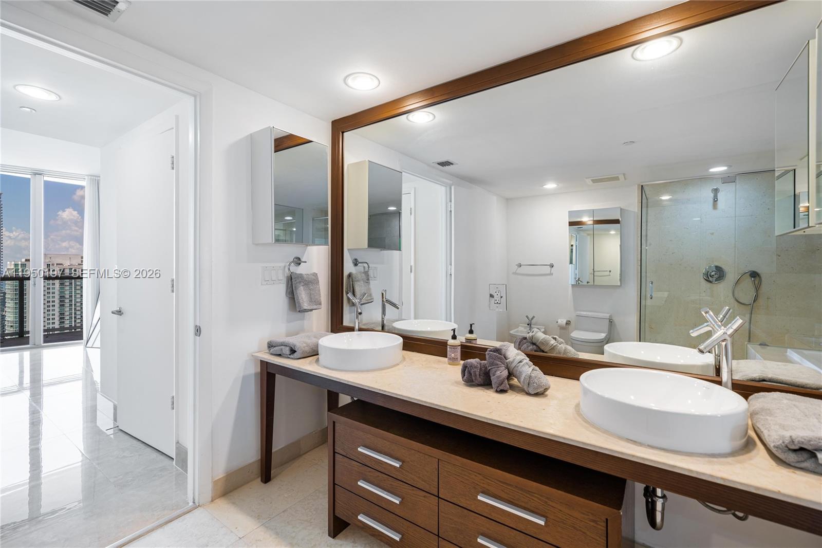 image Icon Brickell II16