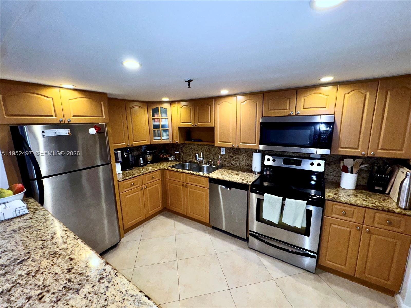 2401 Collins Ave #509 Miami Beach, FL 33140