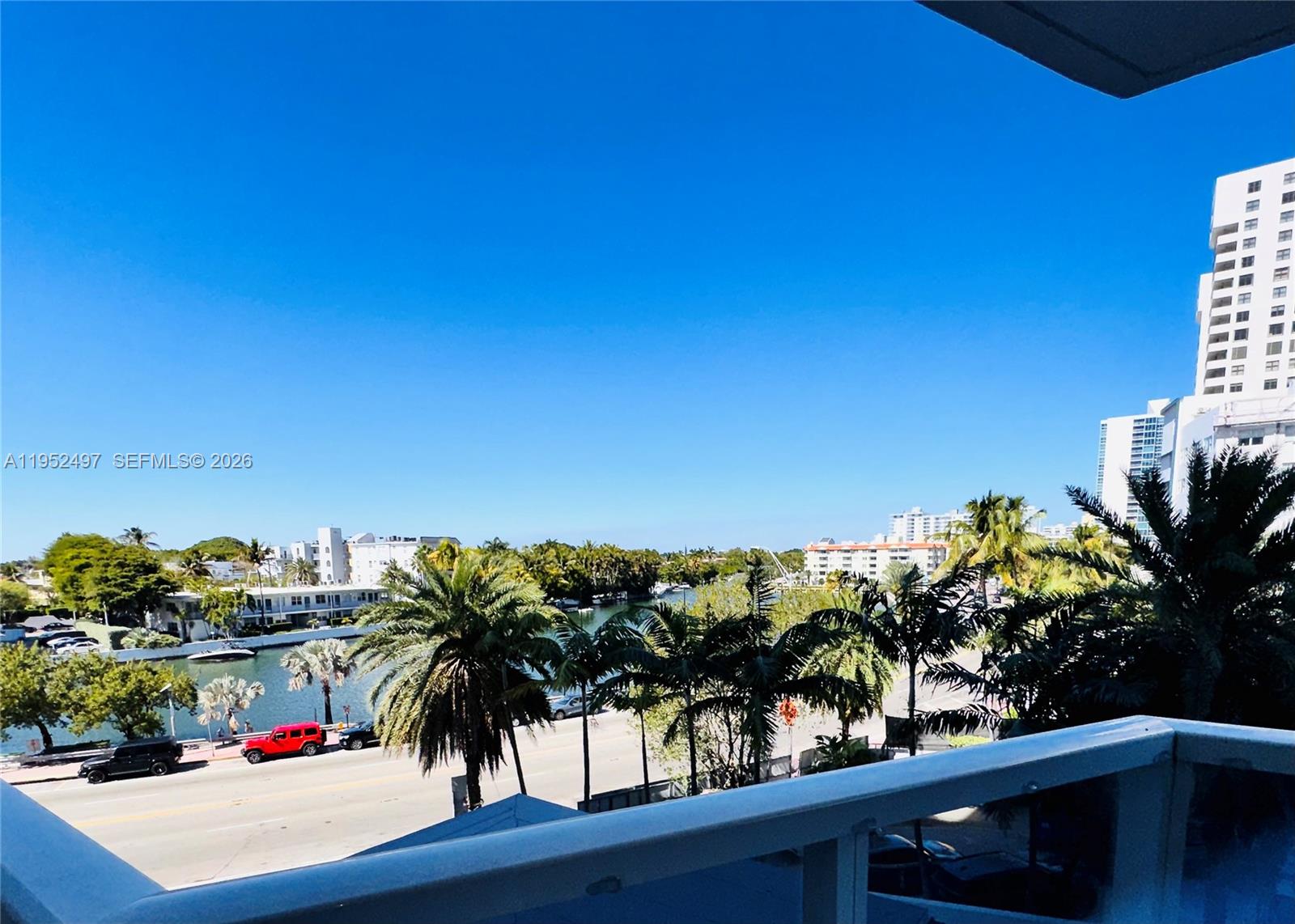 2401 Collins Ave #509 Miami Beach, FL 33140