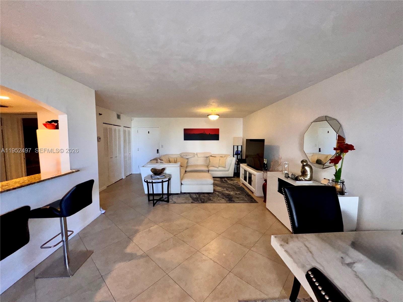 2401 Collins Ave #509 Miami Beach, FL 33140