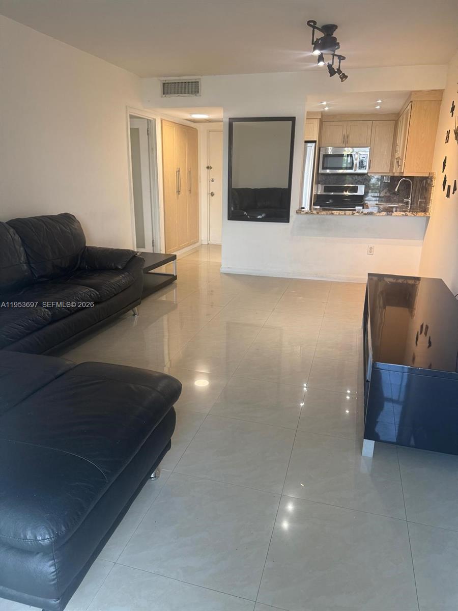 200 177th Dr #507 Sunny Isles Beach, FL 33160