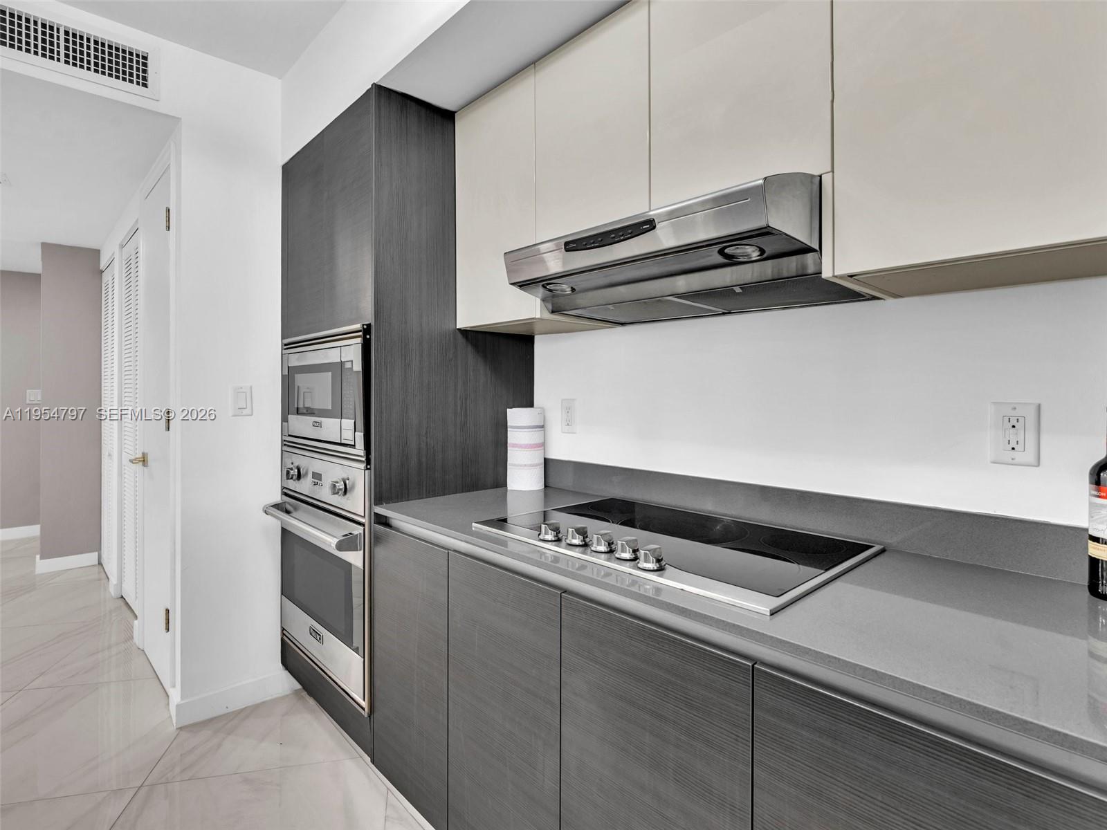 9821 E Bay Hbr Dr #302 Bay Harbor Islands, FL 33154