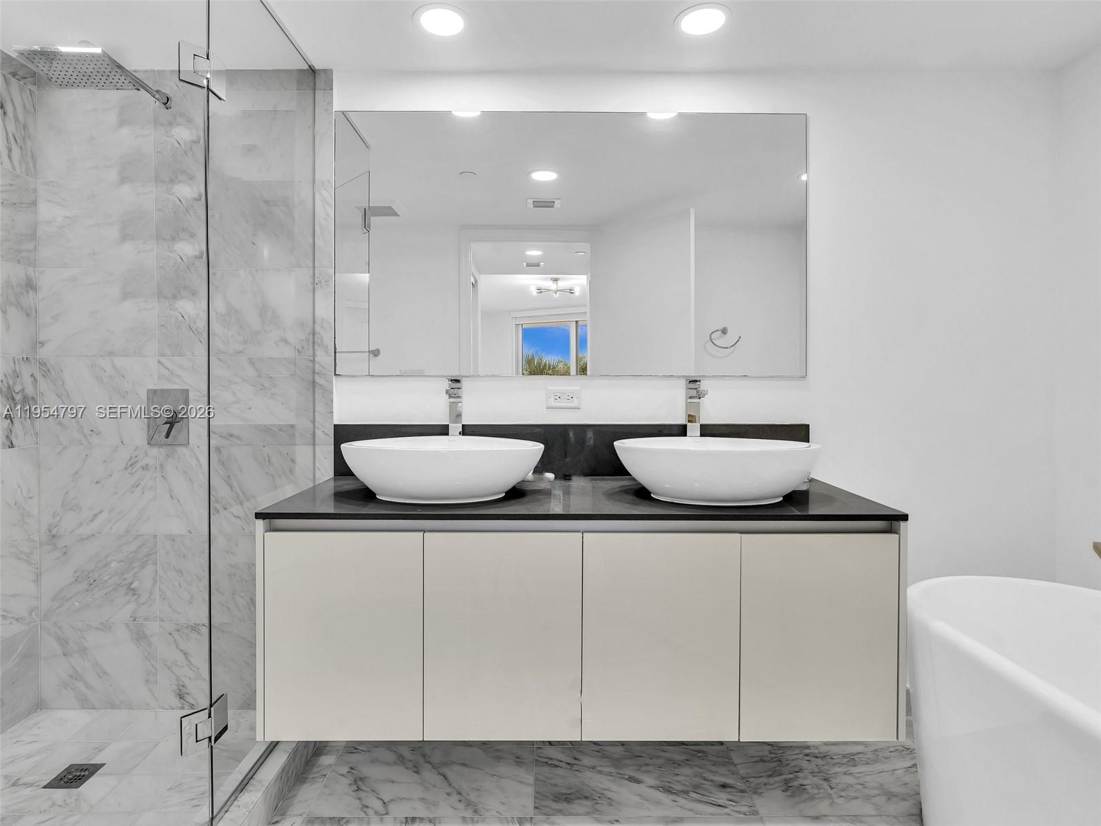 9821 E Bay Hbr Dr #302 Bay Harbor Islands, FL 33154