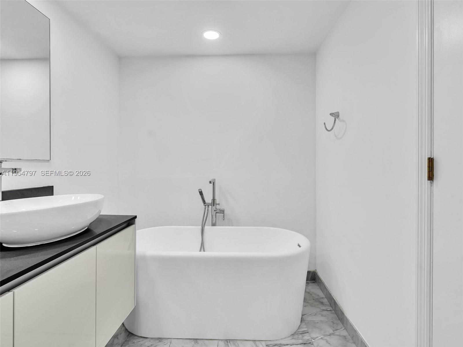 9821 E Bay Hbr Dr #302 Bay Harbor Islands, FL 33154