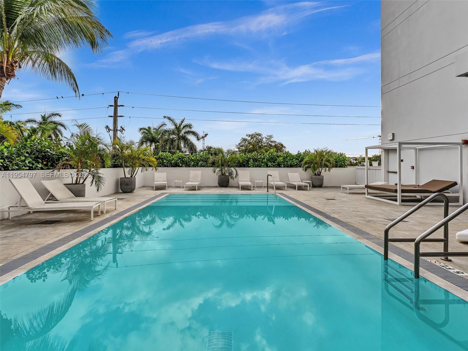 9821 E Bay Hbr Dr #302 Bay Harbor Islands, FL 33154