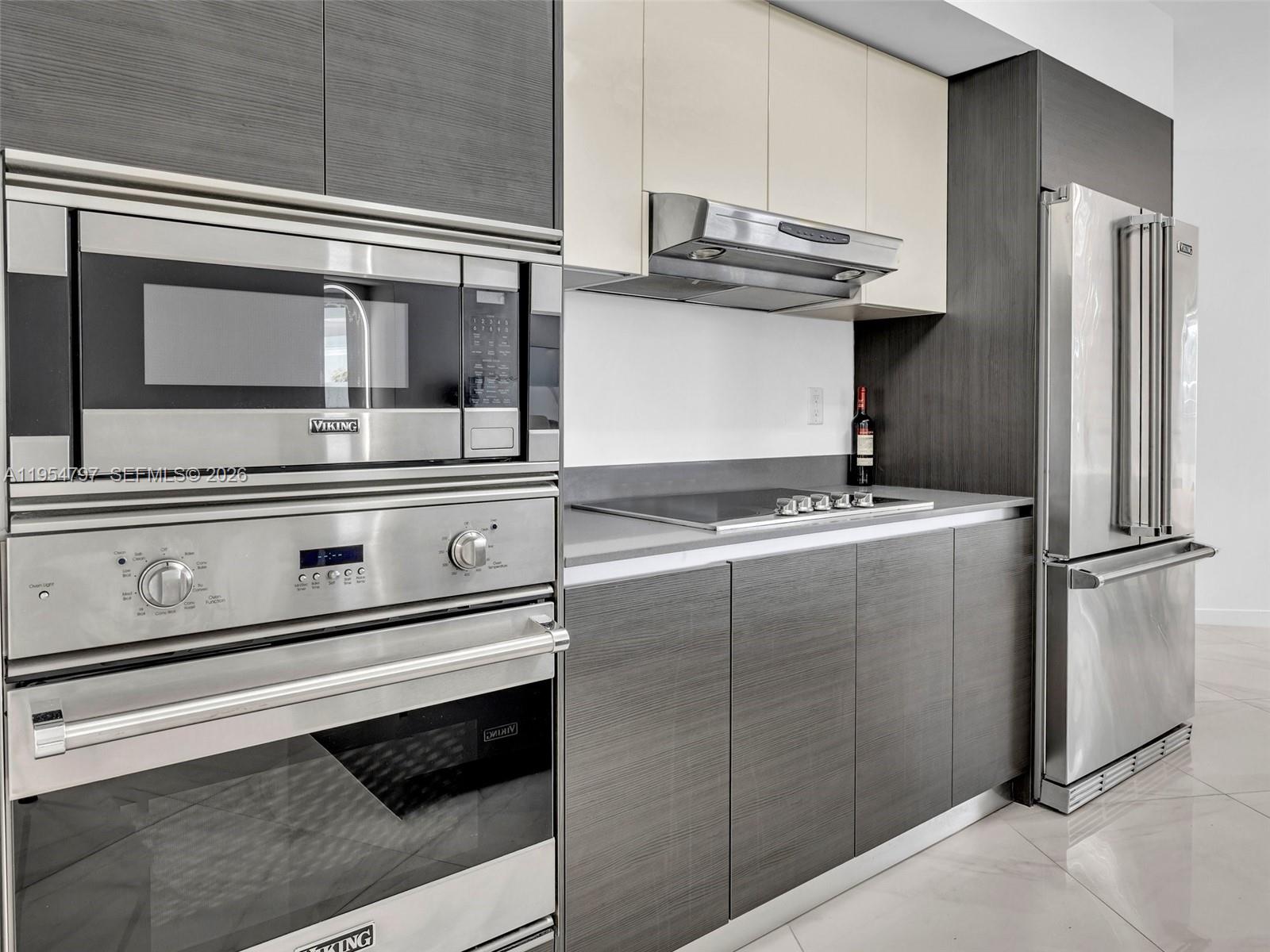 9821 E Bay Hbr Dr #302 Bay Harbor Islands, FL 33154