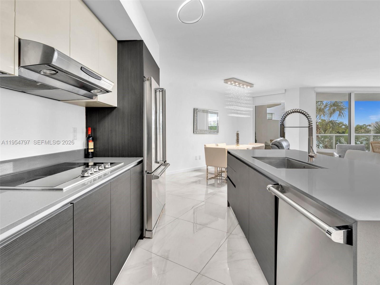 9821 E Bay Hbr Dr #302 Bay Harbor Islands, FL 33154