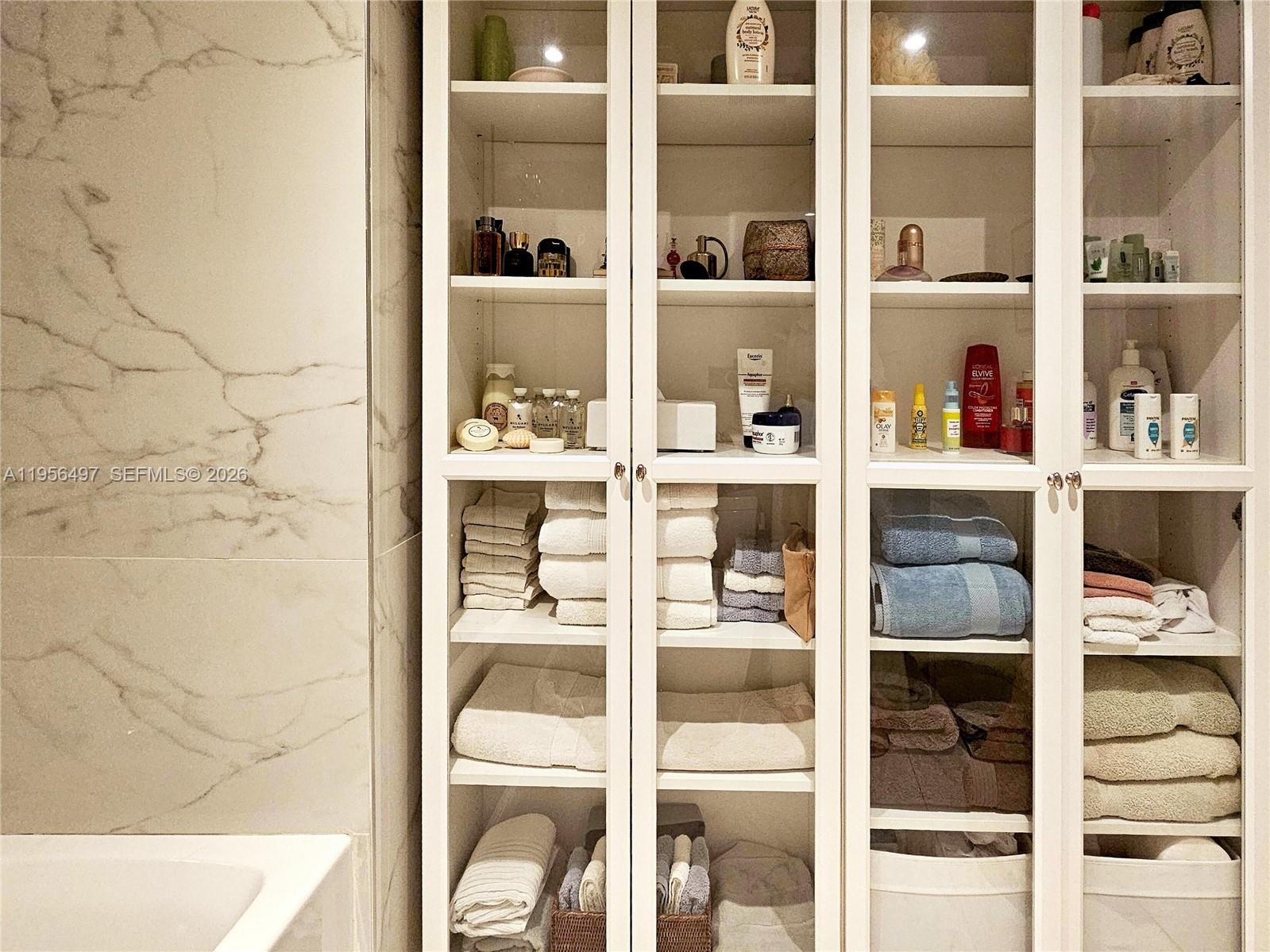 image Brickell Bay Club18