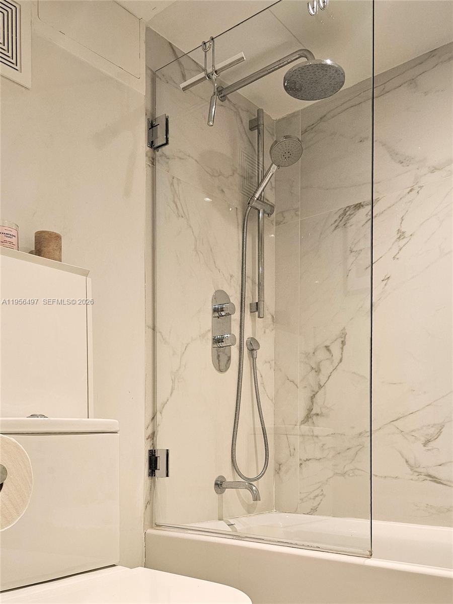 image Brickell Bay Club23