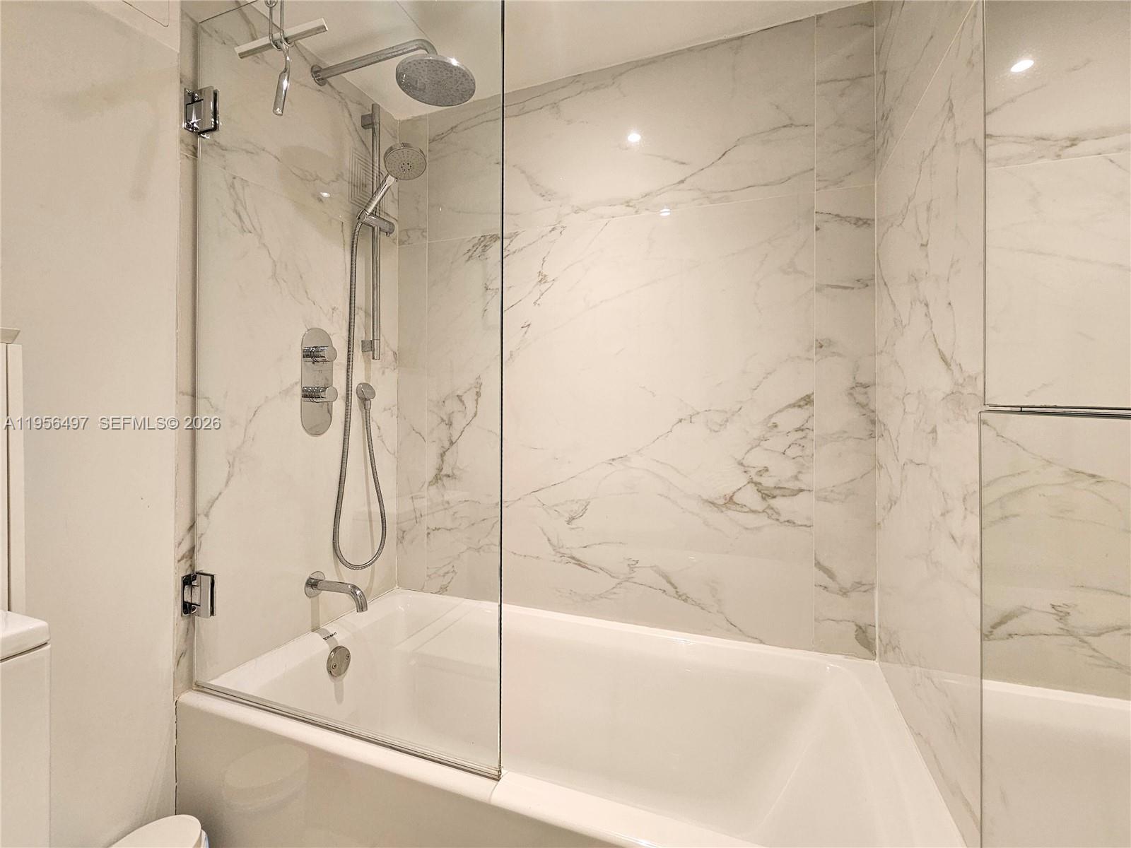 image Brickell Bay Club24