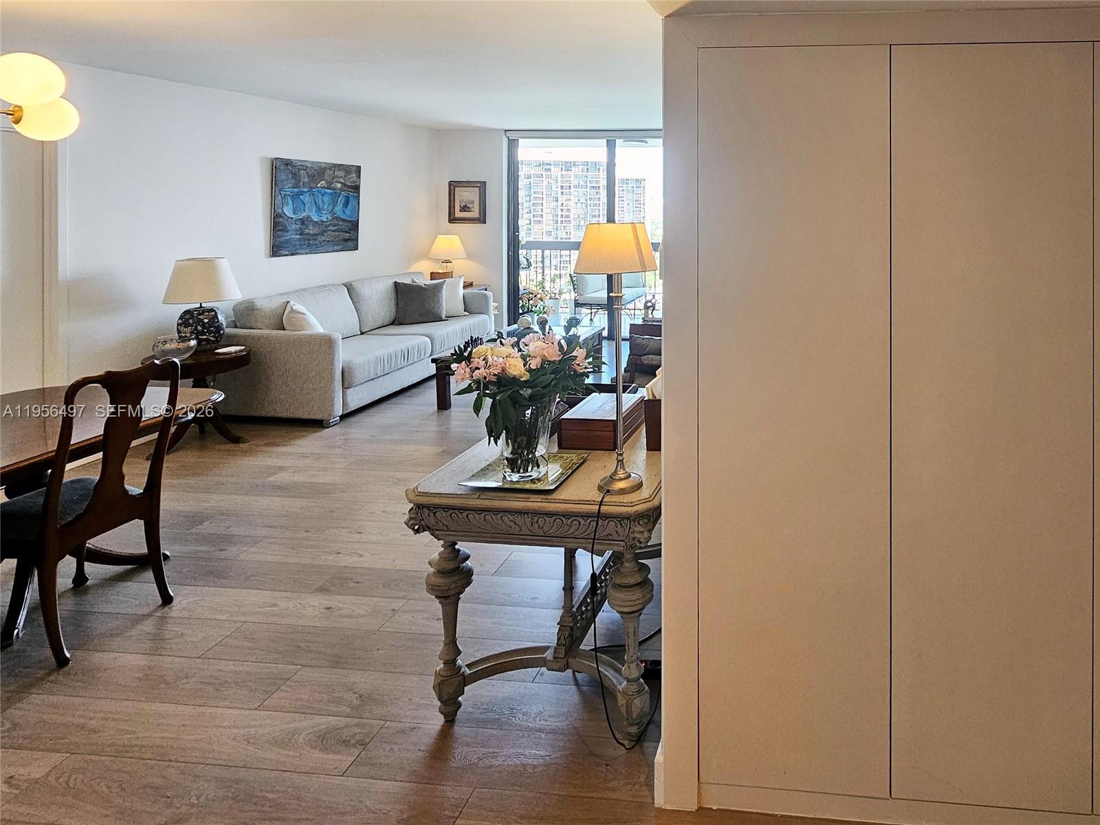 image Brickell Bay Club3