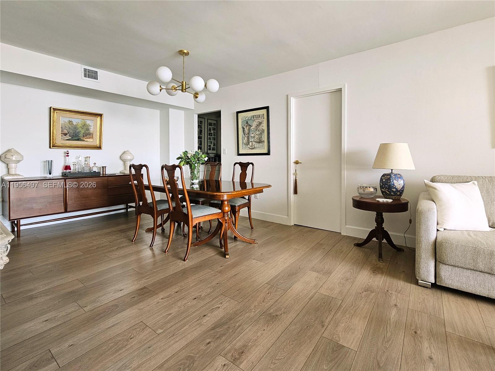 image Brickell Bay Club8