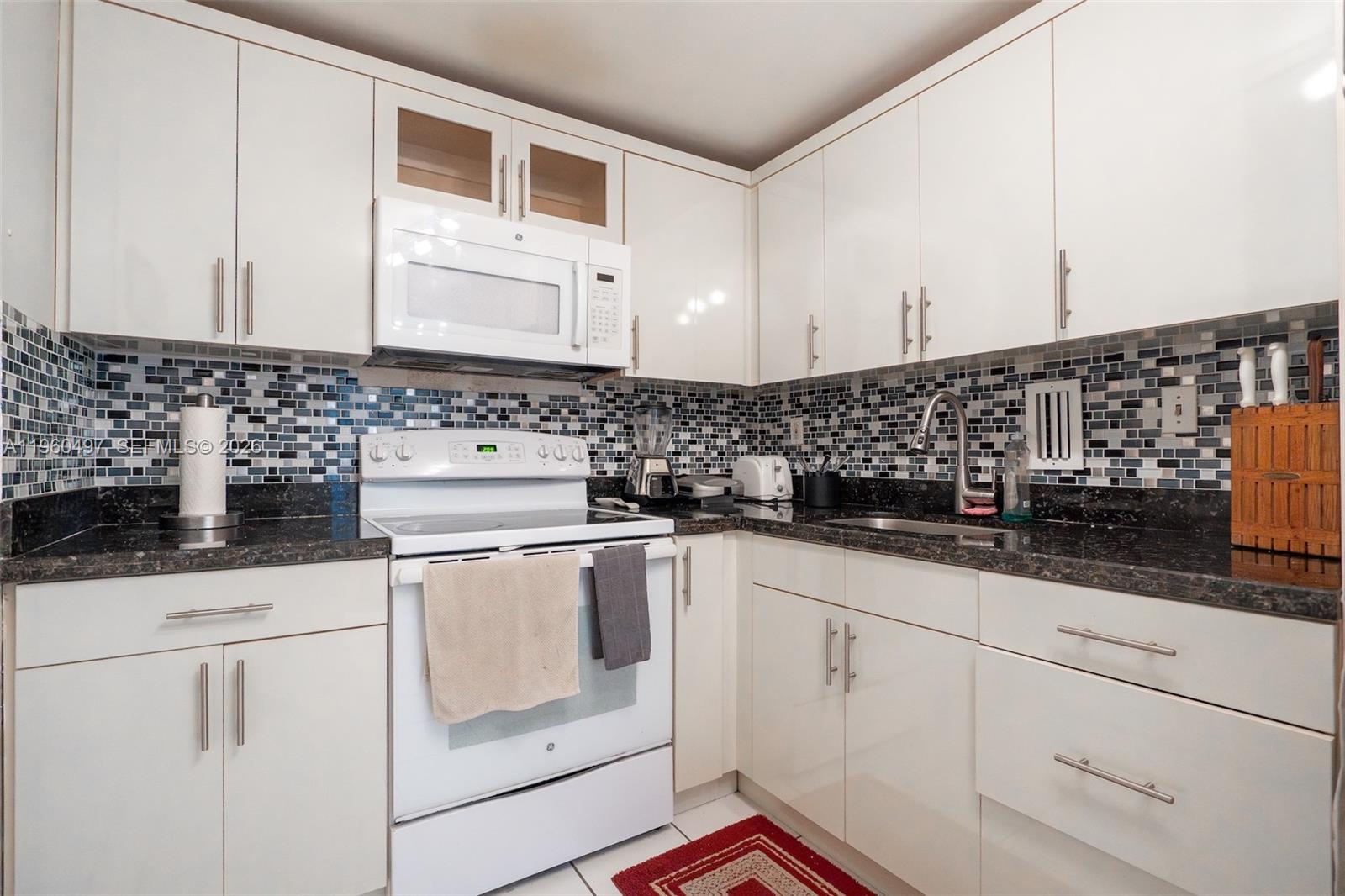 1865 79th St Cswy #11B North Bay Village, FL 33141