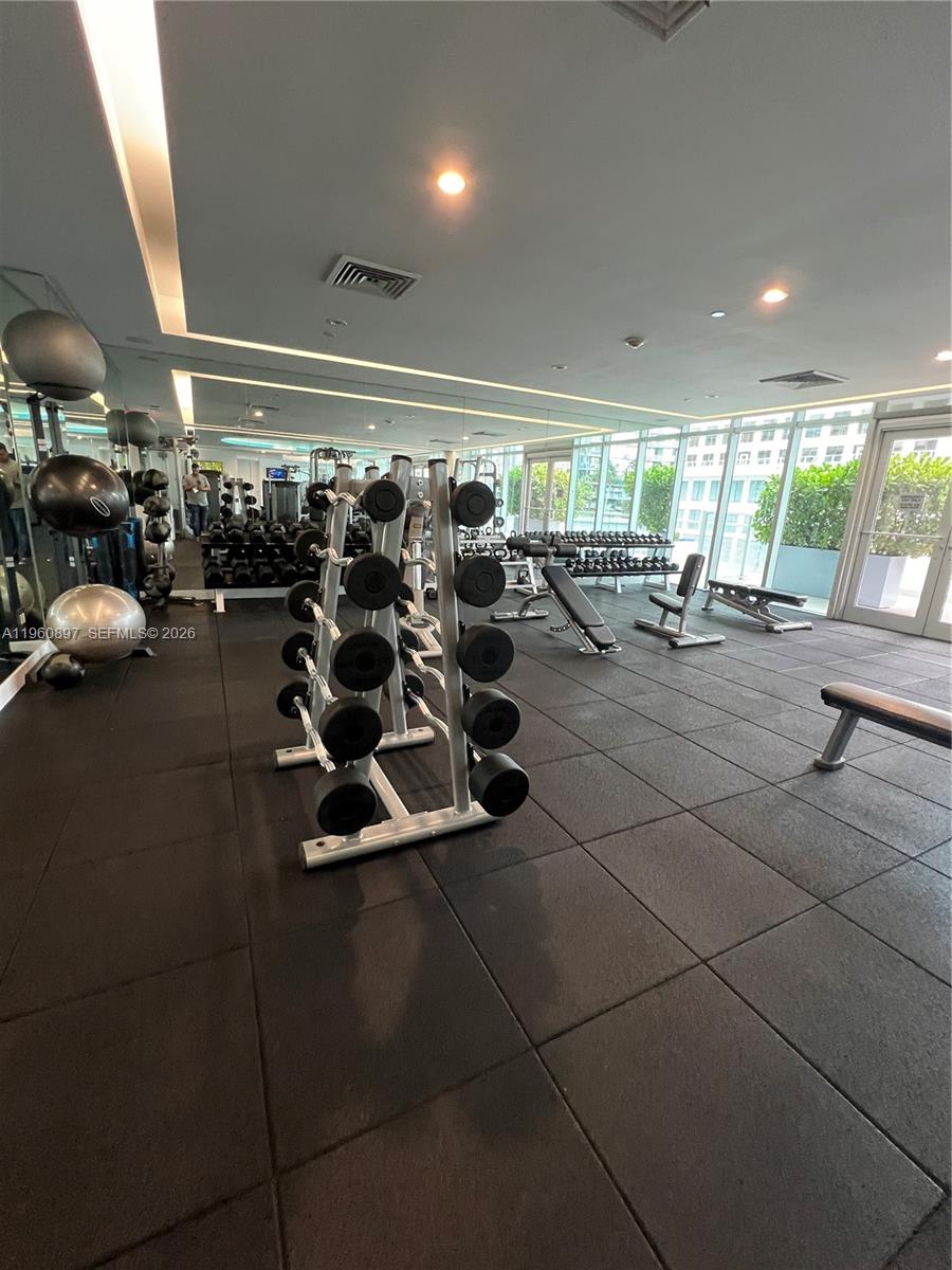 image 500 Brickell West15