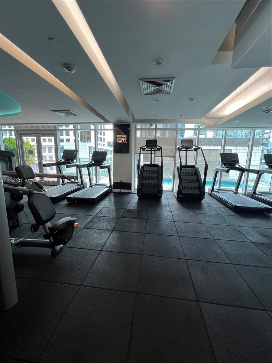 image 500 Brickell West16