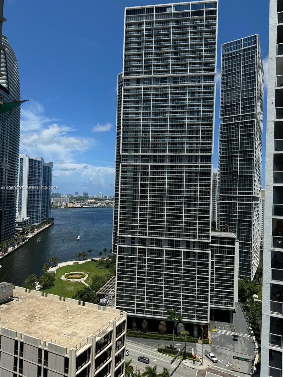 image 500 Brickell West1