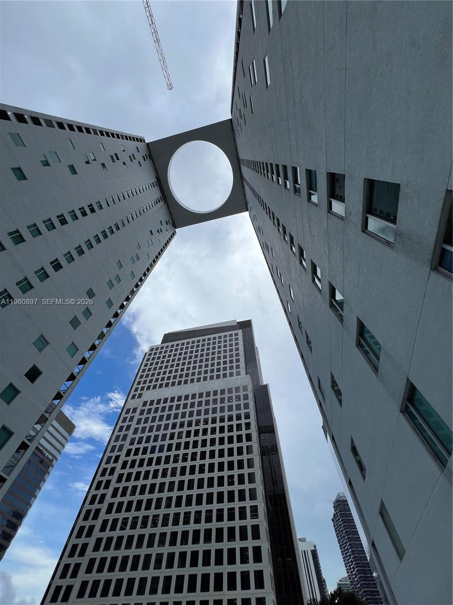 image 500 Brickell West19
