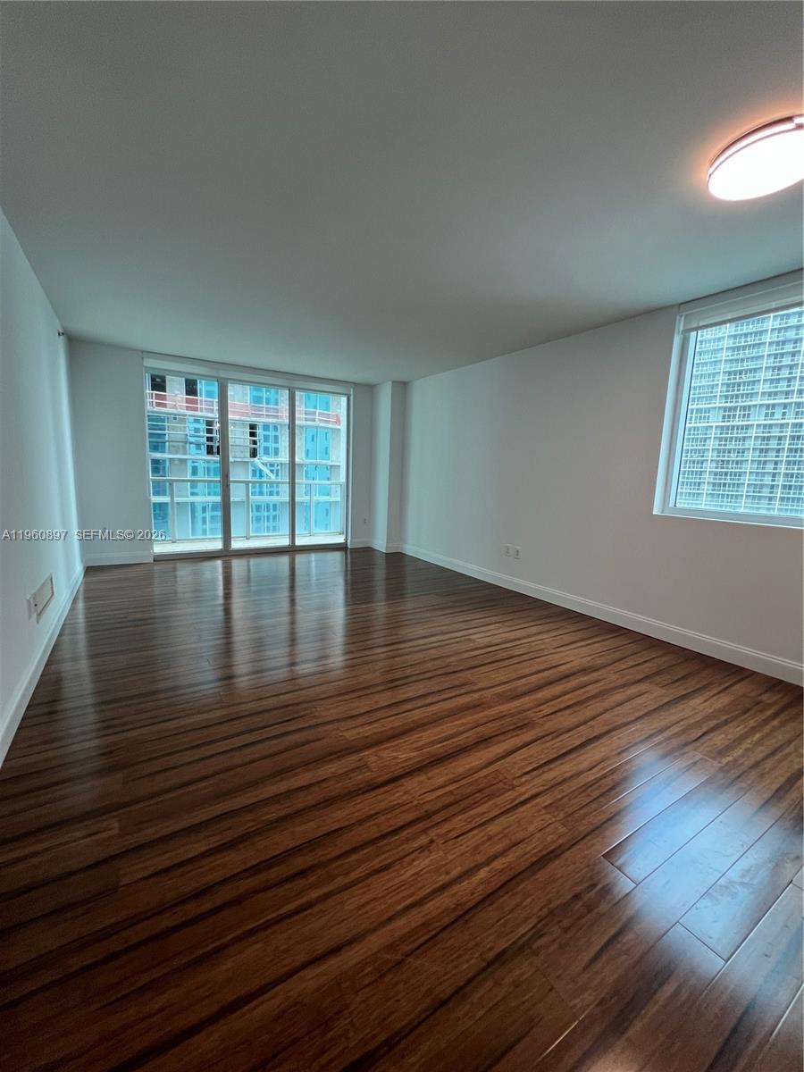 image 500 Brickell West7