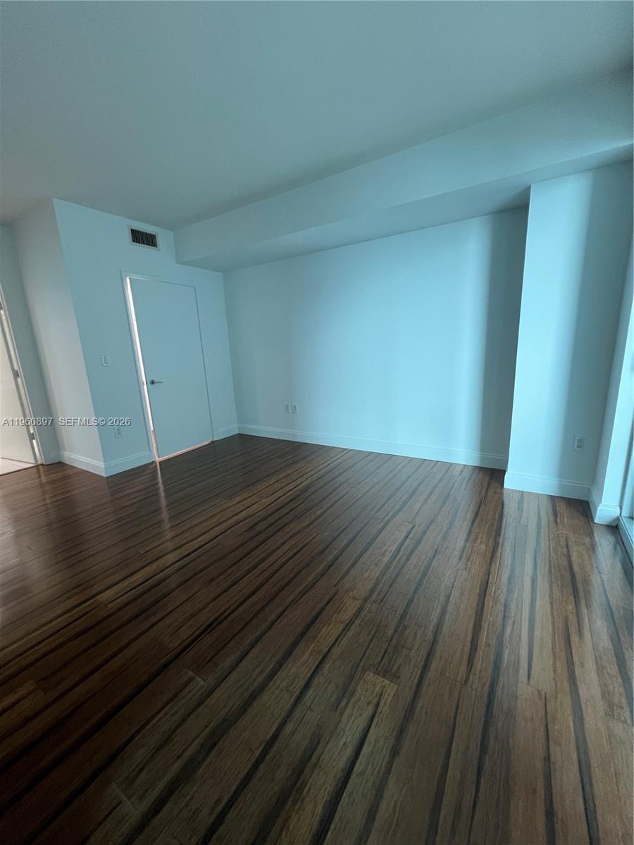 image 500 Brickell West8