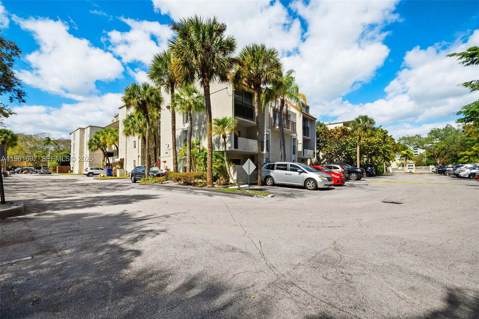 6886 N Kendall Dr #D102