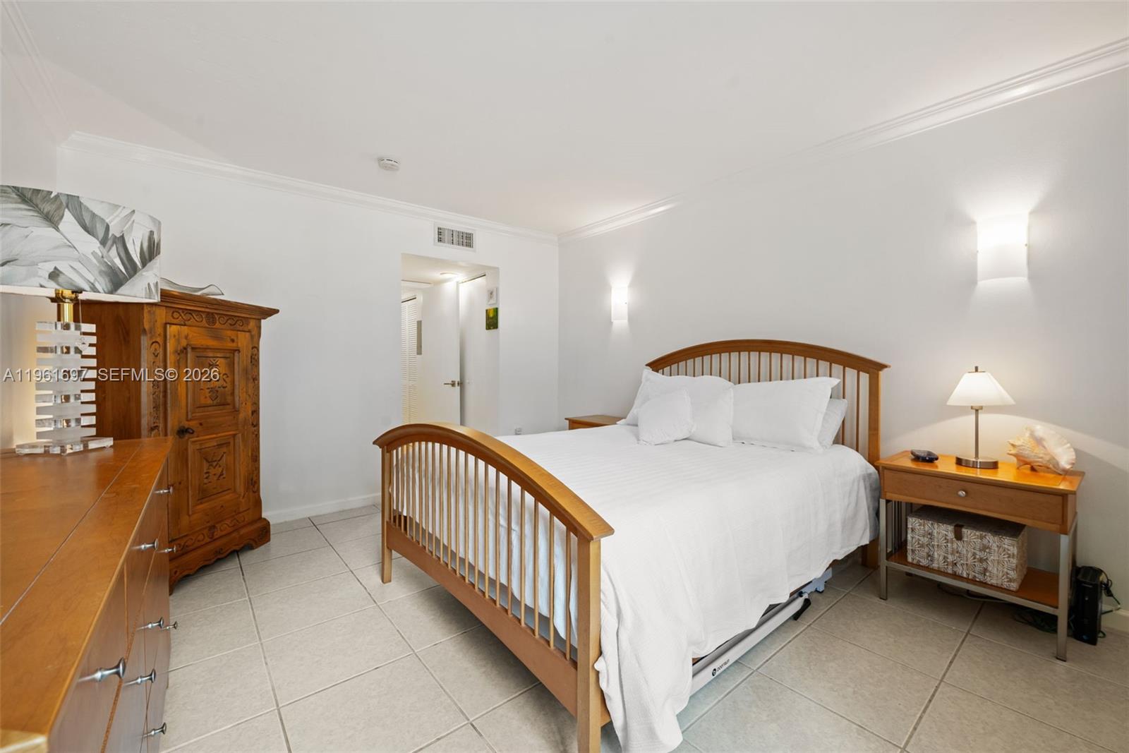 6886 N Kendall Dr #D102 Pinecrest, FL 33156