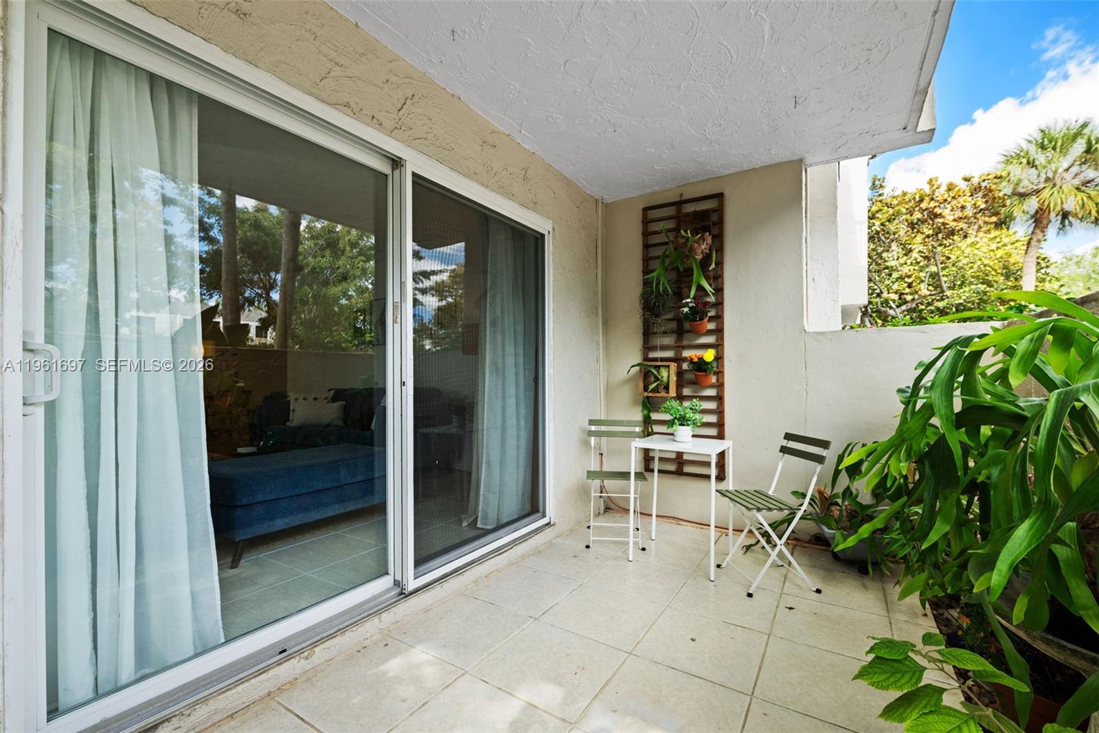 6886 N Kendall Dr #D102 Pinecrest, FL 33156