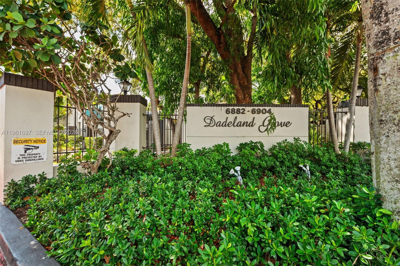 6886 N Kendall Dr #D102 Pinecrest, FL 33156