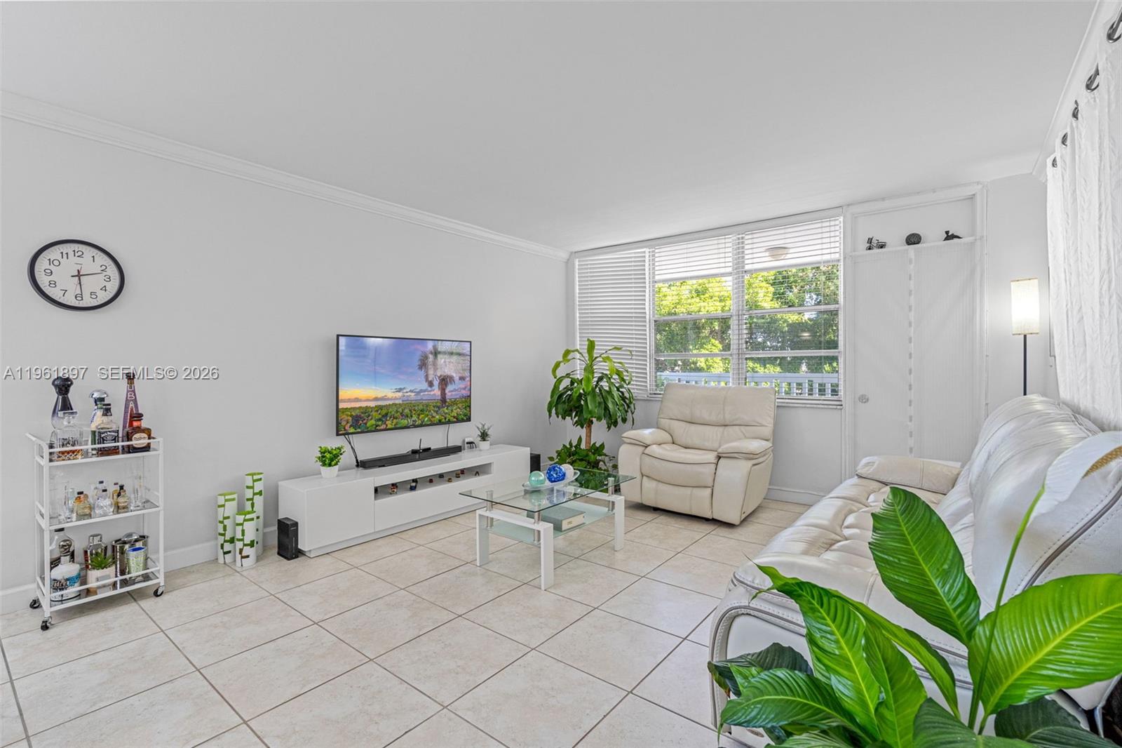 2016 Bay Dr #203 Miami Beach, FL 33141