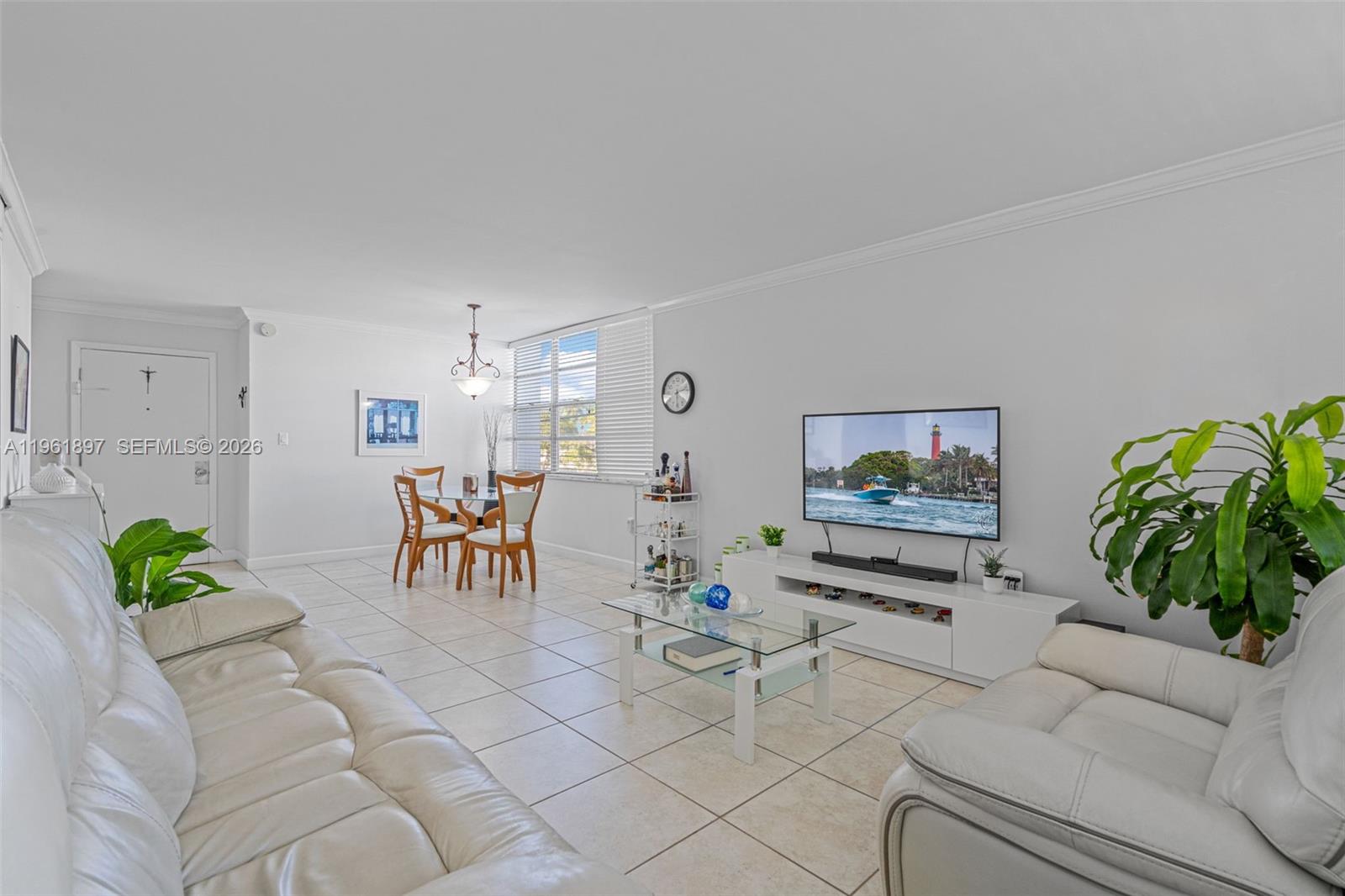 2016 Bay Dr #203 Miami Beach, FL 33141