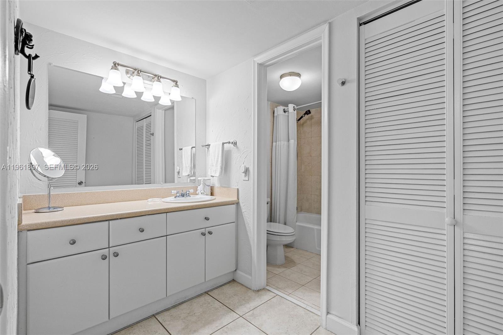 2016 Bay Dr #203 Miami Beach, FL 33141