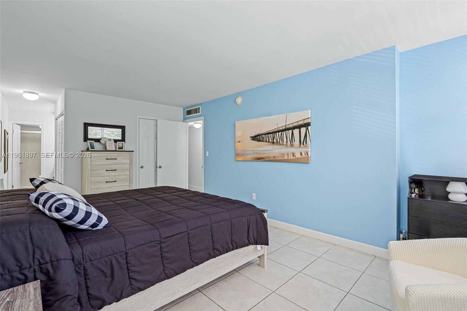 2016 Bay Dr #203 Miami Beach, FL 33141