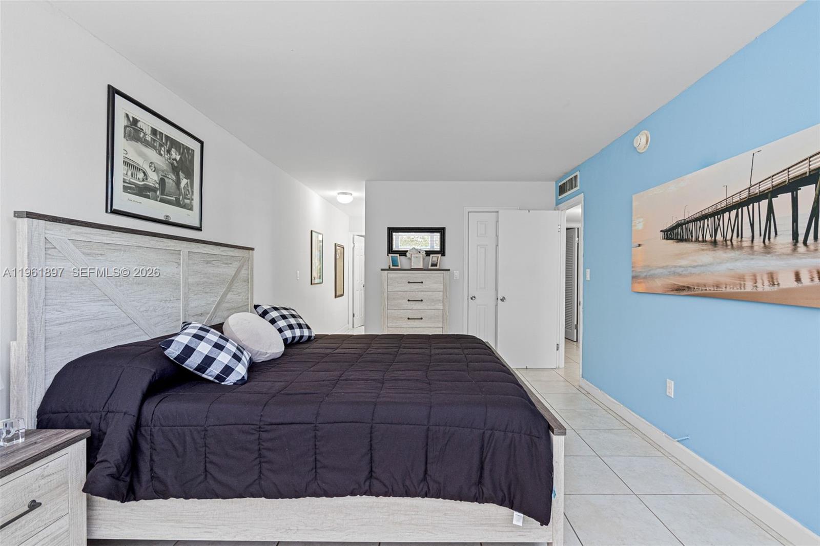 2016 Bay Dr #203 Miami Beach, FL 33141