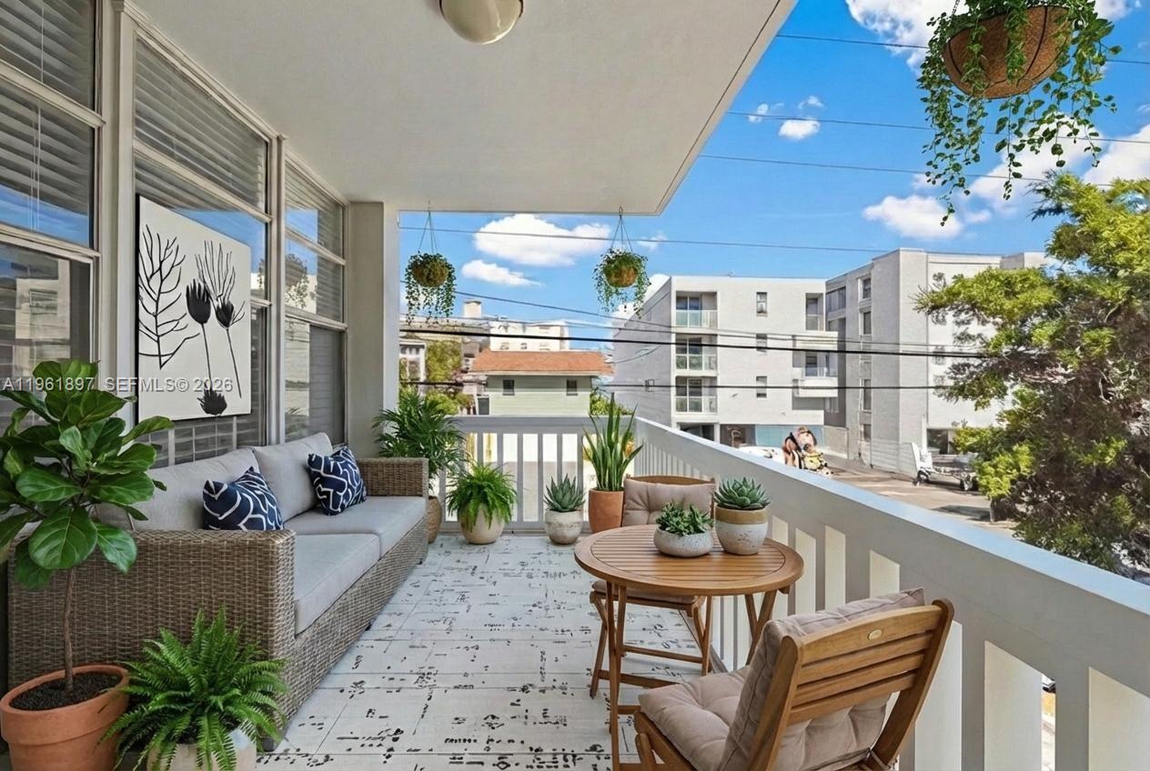 2016 Bay Dr #203 Miami Beach, FL 33141