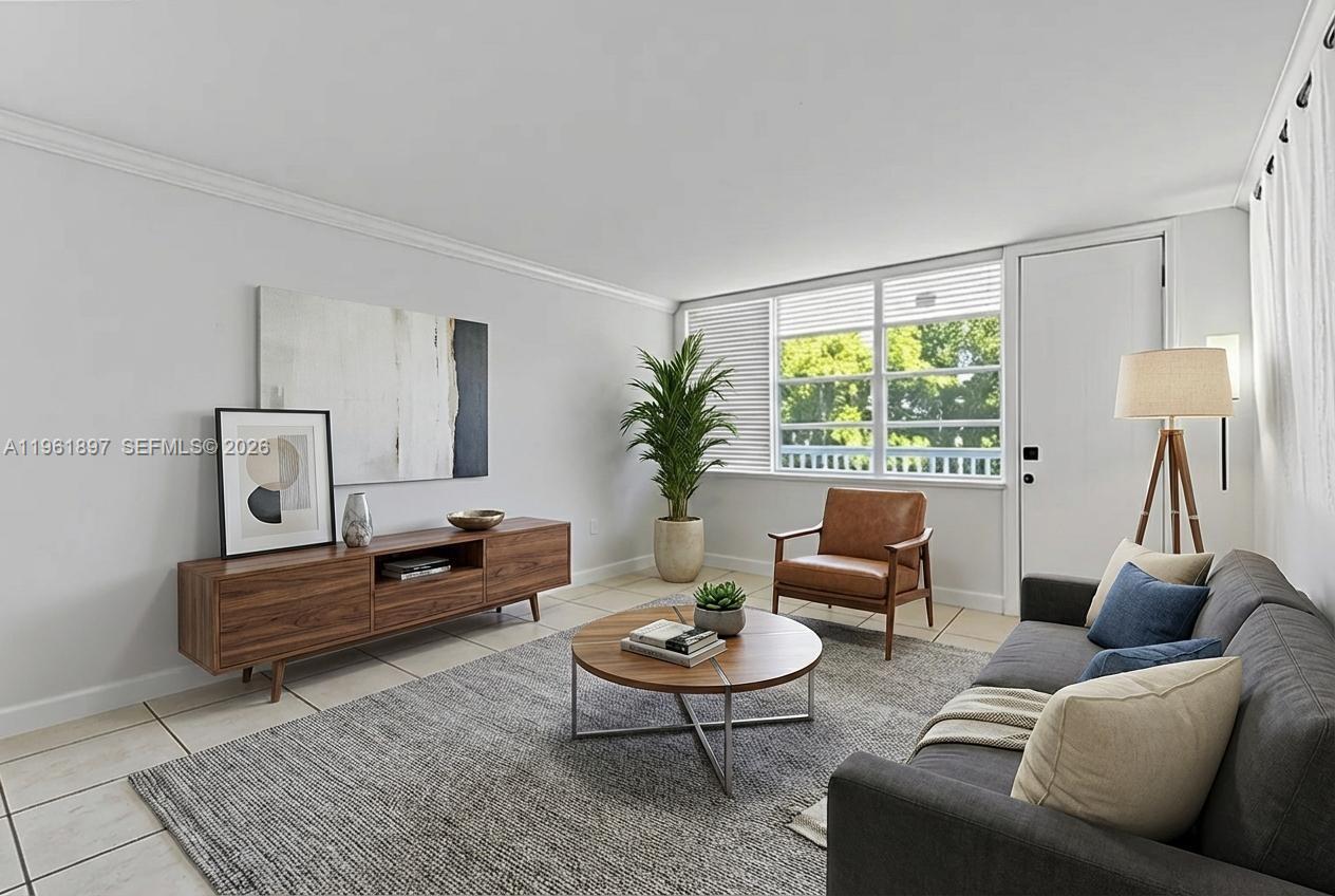 2016 Bay Dr #203 Miami Beach, FL 33141