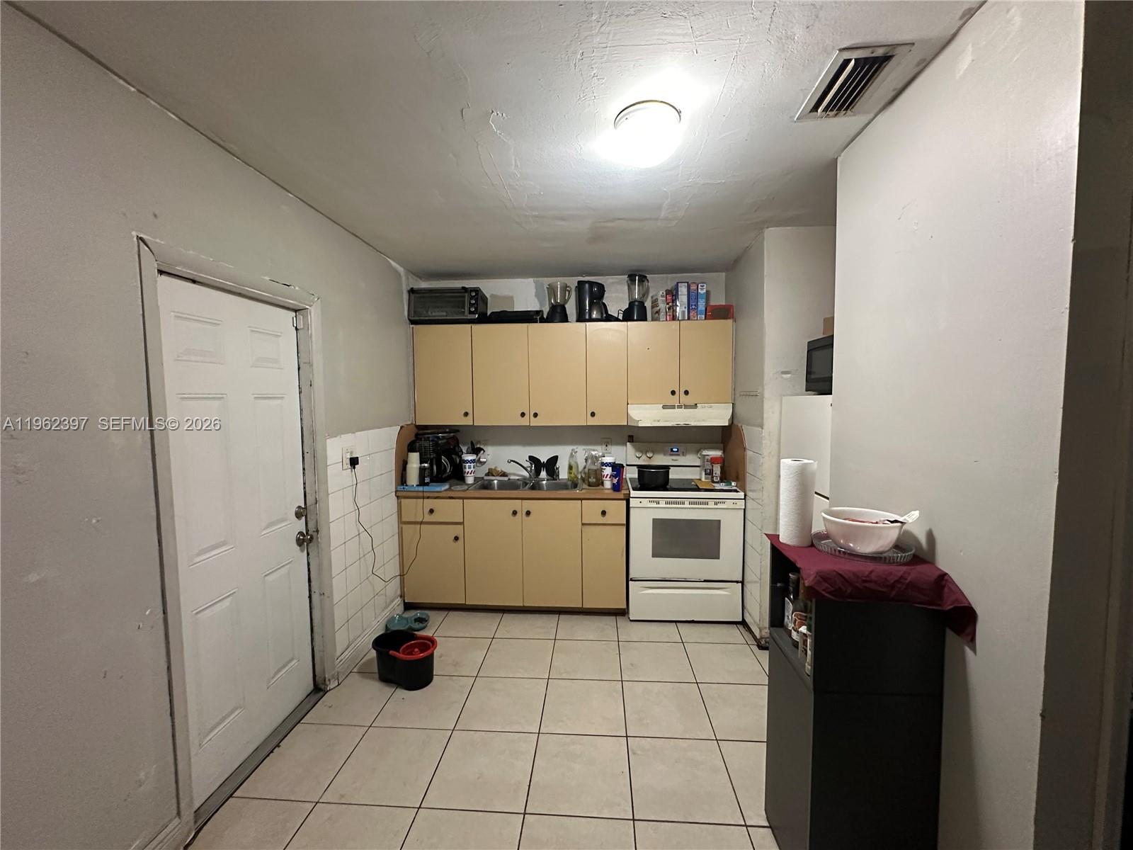 10229 SW 175th St Miami, FL 33157