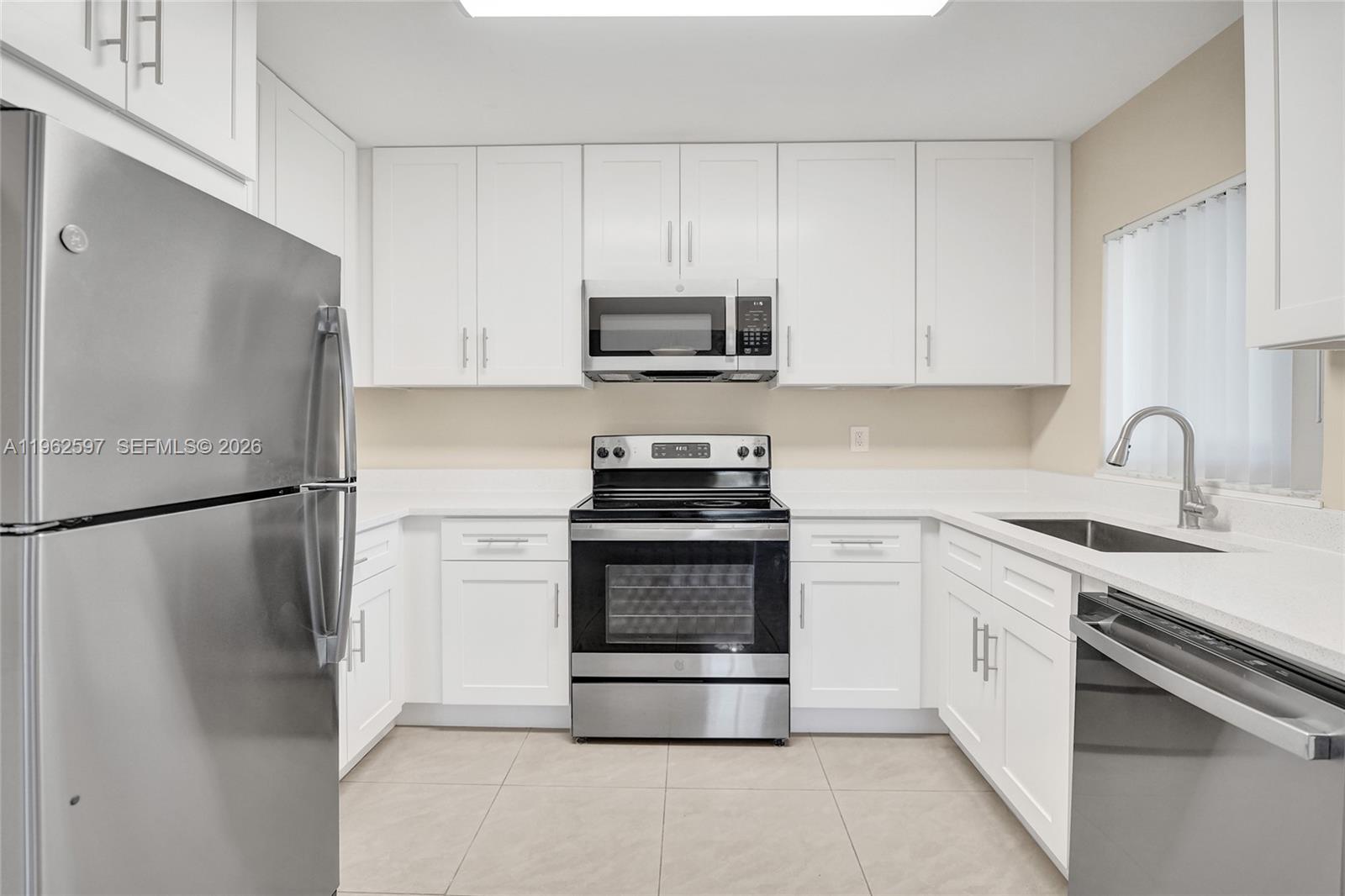 920 SW 28th St 1-2th