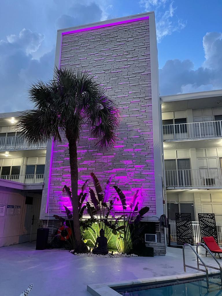 2101 Normandy Dr #204