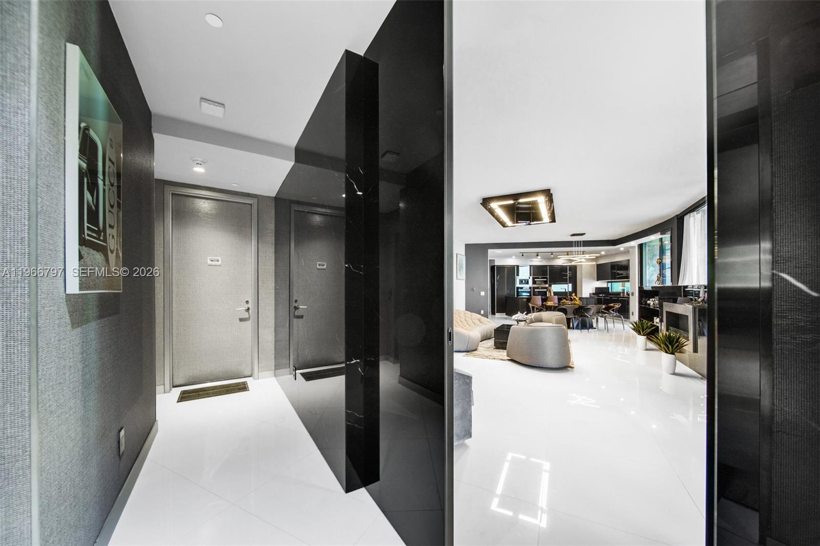 image Porsche Design Tower13