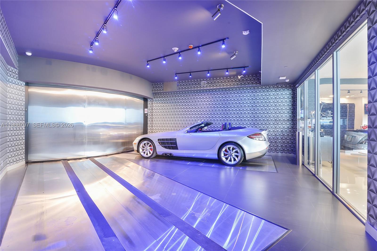 image Porsche Design Tower19