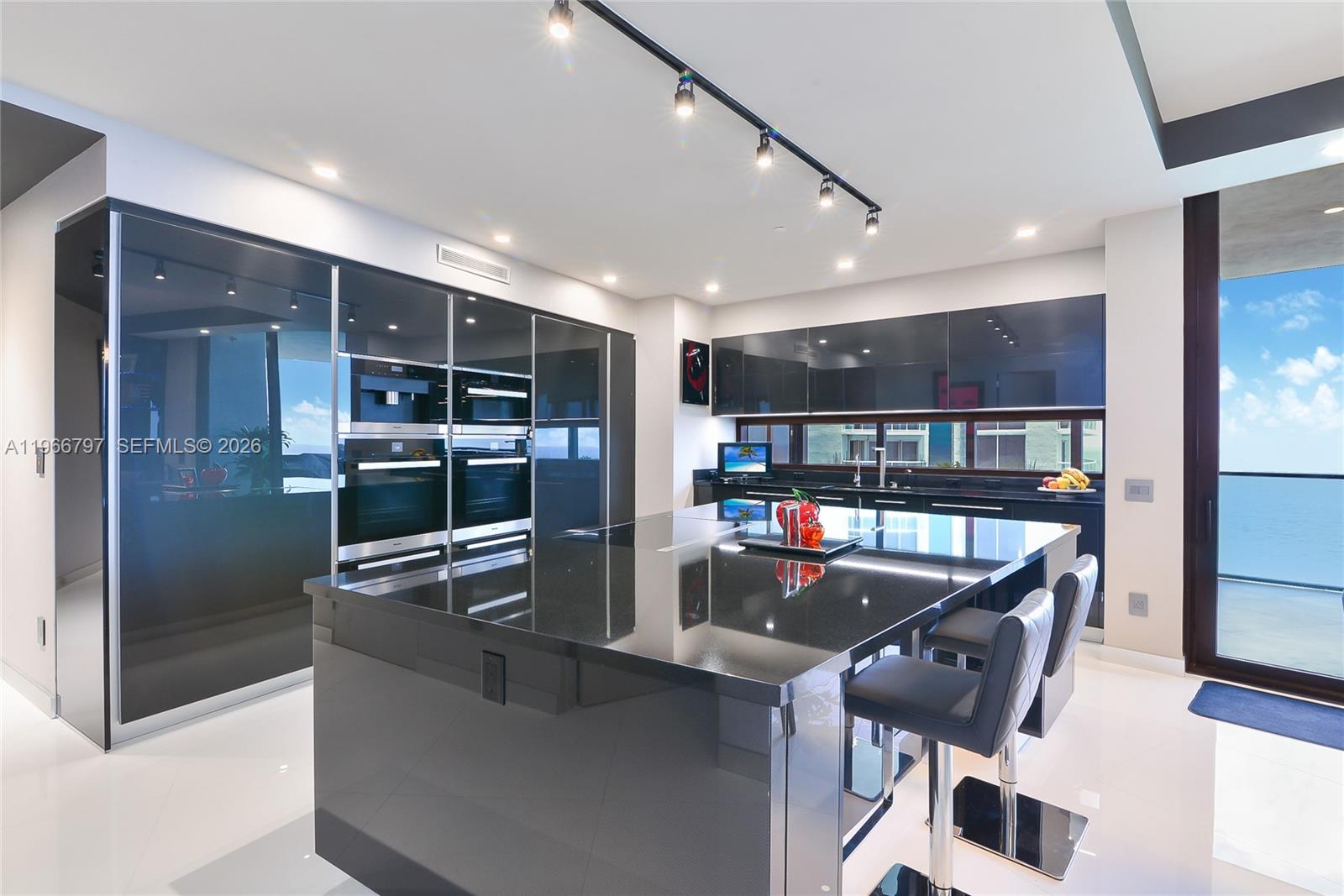 image Porsche Design Tower2