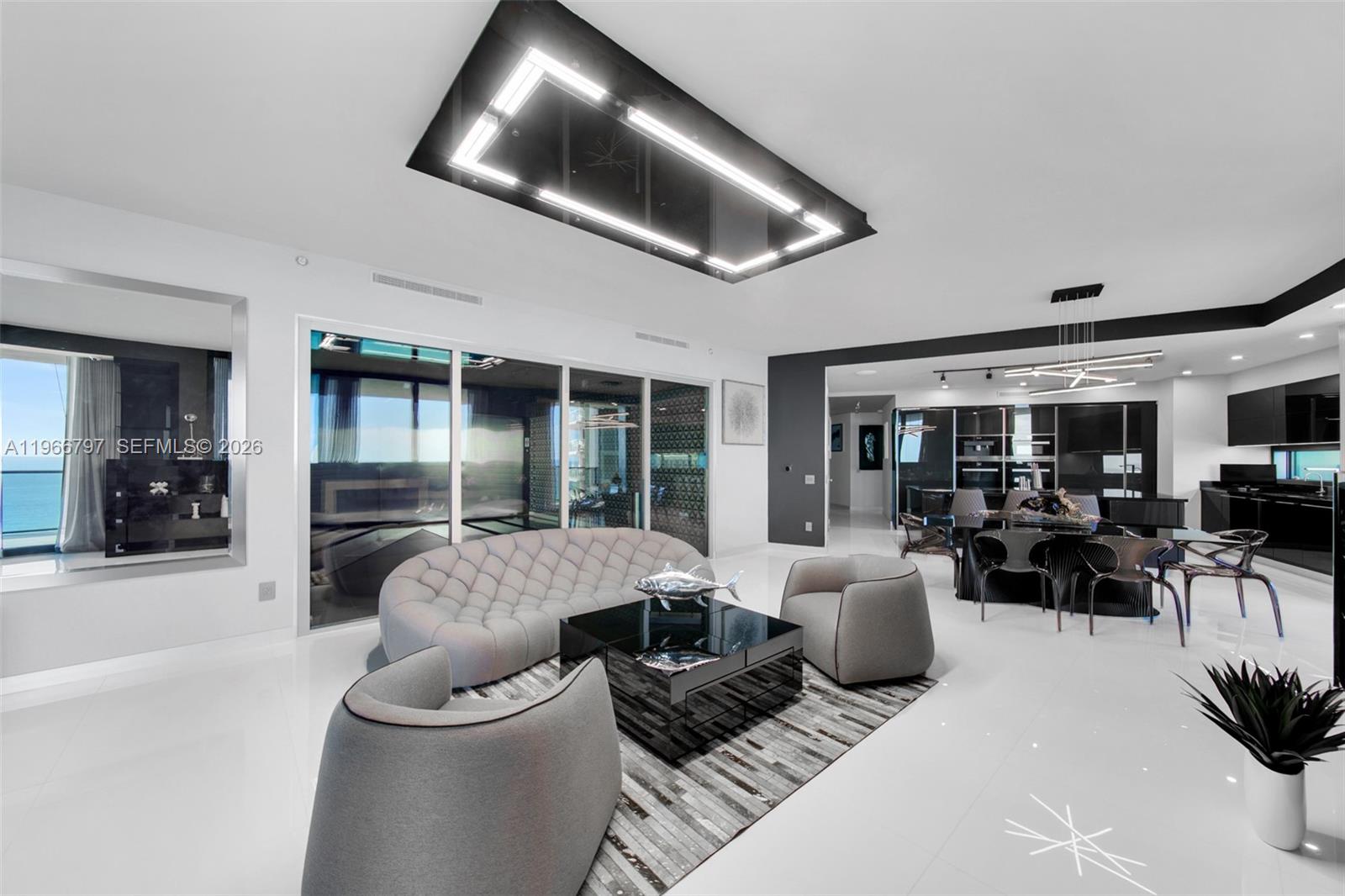 image Porsche Design Tower8