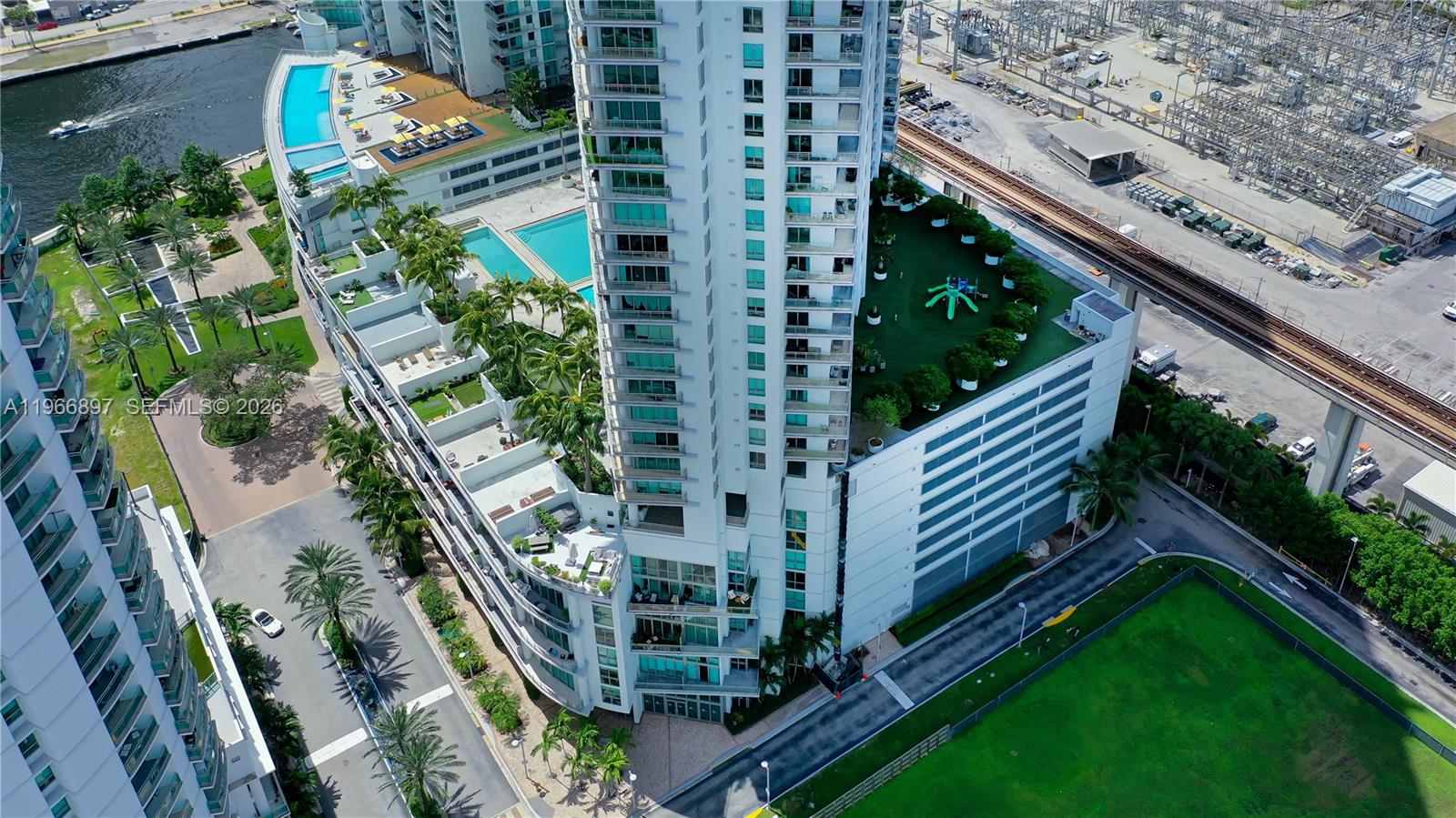 image The Ivy at Riverfront48