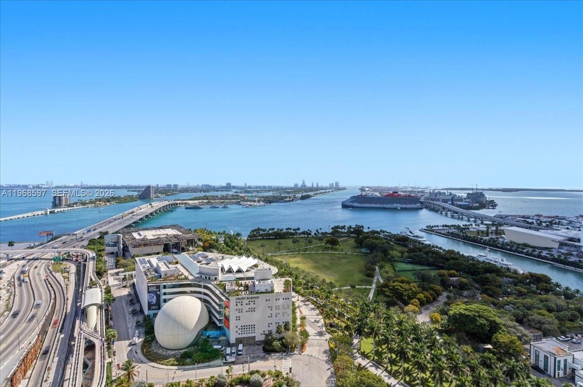 1100 Biscayne Blvd #2702