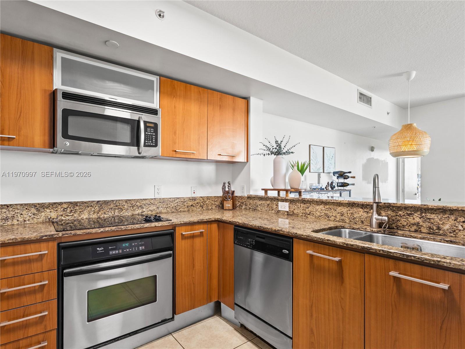 9066 SW 73rd Ct #2008 Miami, FL 33156