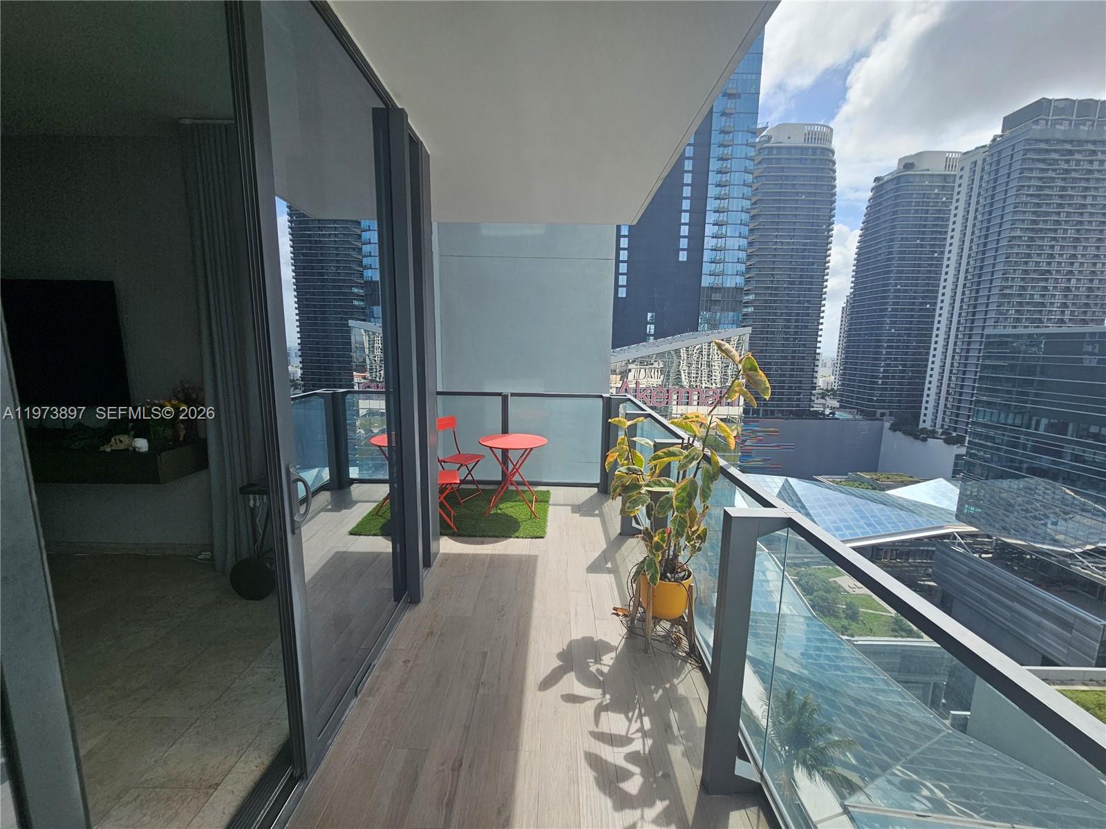 image Reach Brickell City Centre31