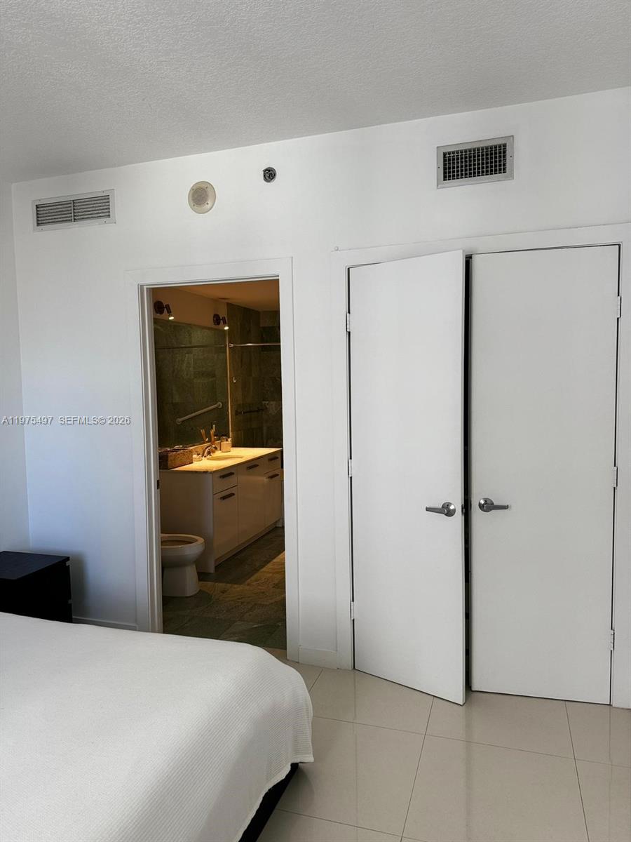 1050 Brickell Ave #2908 Miami, FL 33131